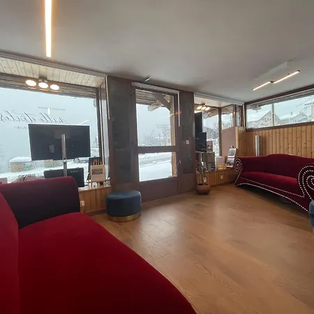 Mazot Agora - Pop-up Gallery Experience Salvan