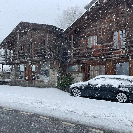 Mazot Agora - Pop-up Gallery Experience Gasthof Salvan