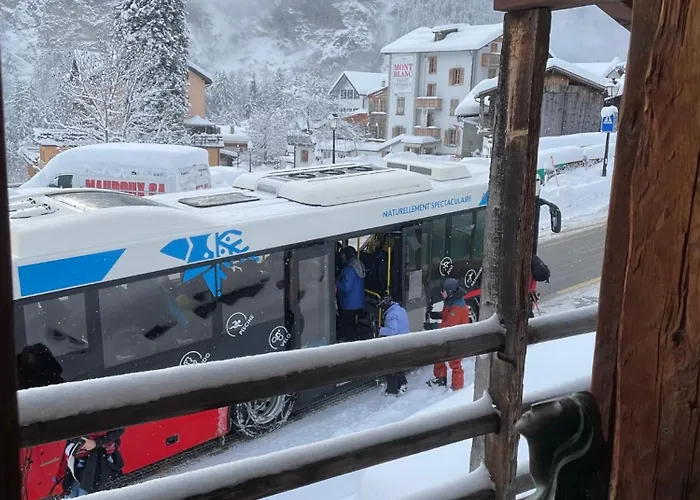 Mazot Agora - Pop-up Gallery Experience 3* Salvan