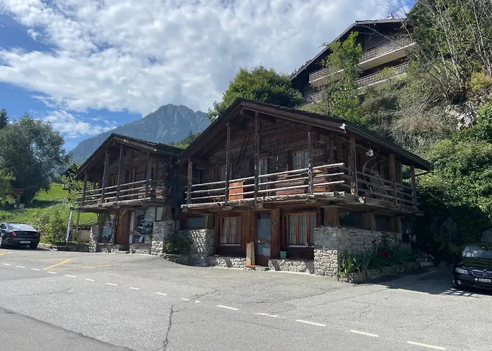 Mazot Agora - Pop-up Gallery Experience 3*