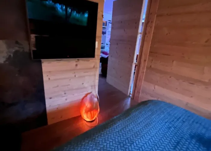 Pensjonat Mazot Agora - Pop-up Gallery Experience Salvan